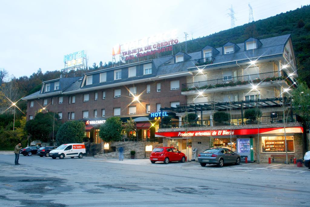 Hotel Valcarce Camino De Santiago La Portela de Valcarce Extérieur photo